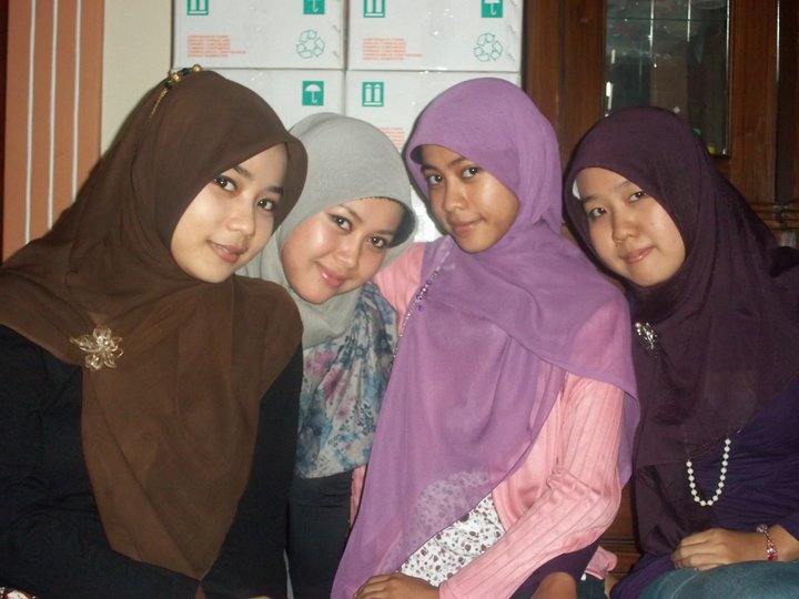 Nikmatnya-Senggama ... jilbab sexy montok omoet cute katok ketat | gudang foto cewek nekat