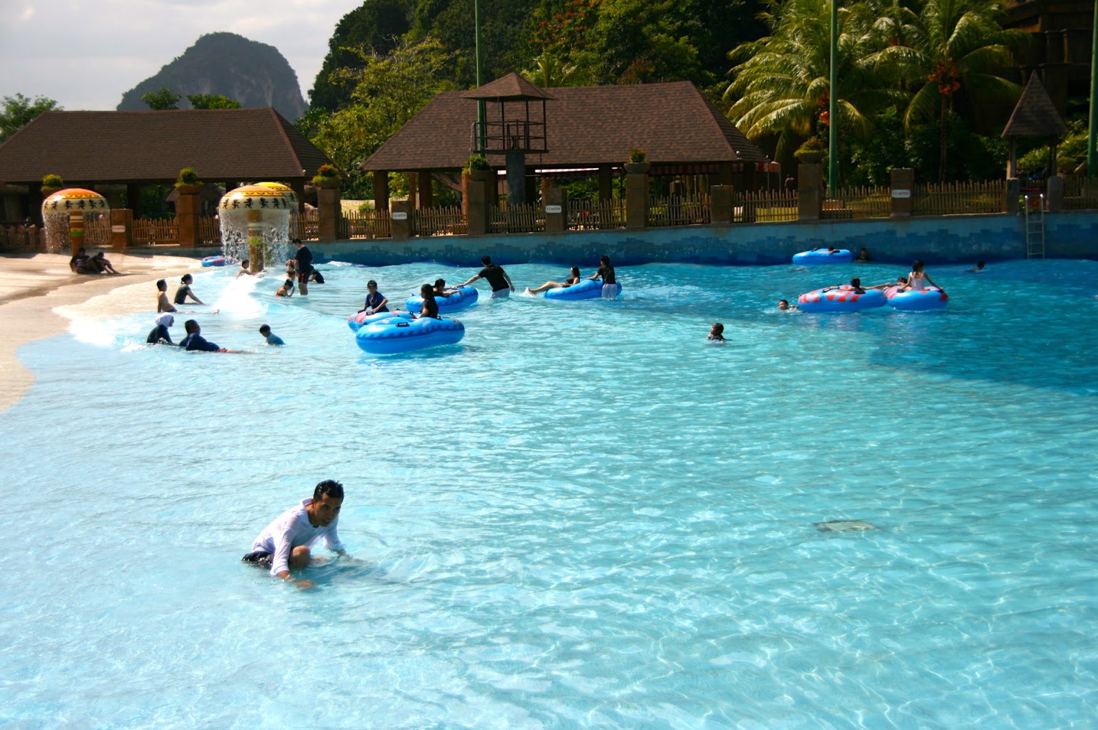 5 Around the World Family travels the world with kids Lost World of