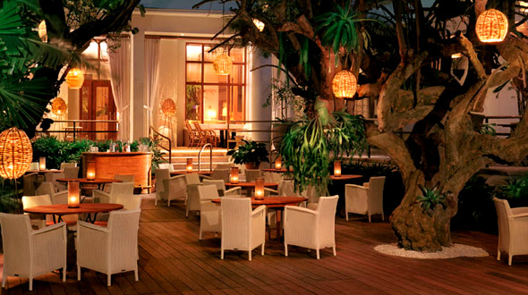 World Most Popular Places: Outdoor Restaurant Bar in Miami