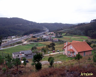 Vista del AVE en Boedo desde la ladera de Pena Rubia