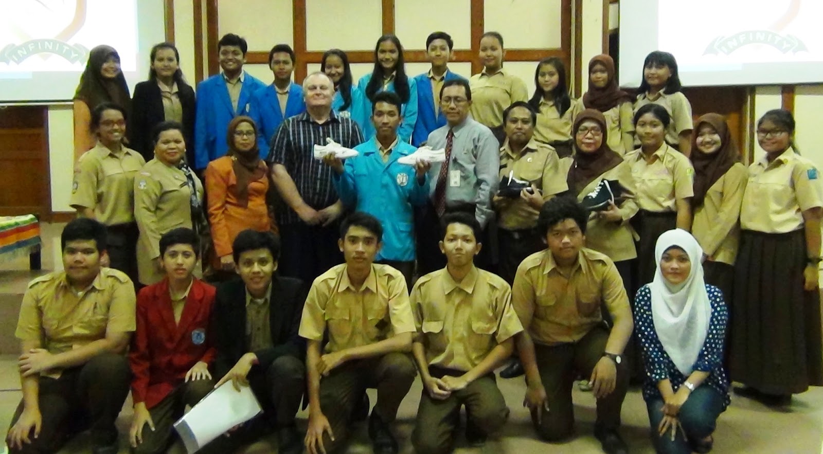 SMKN 6 Jakarta Launching Student Company dengan Produk