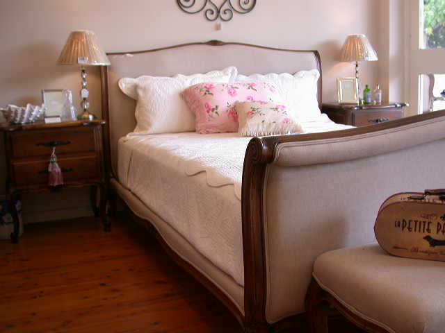 French Provincial Bedroom Furniture
