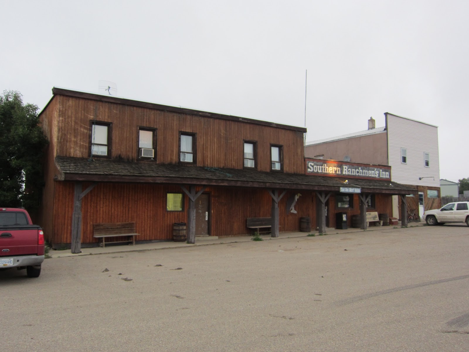 DavietheDog Barb's Place,Amanda and Manyberries