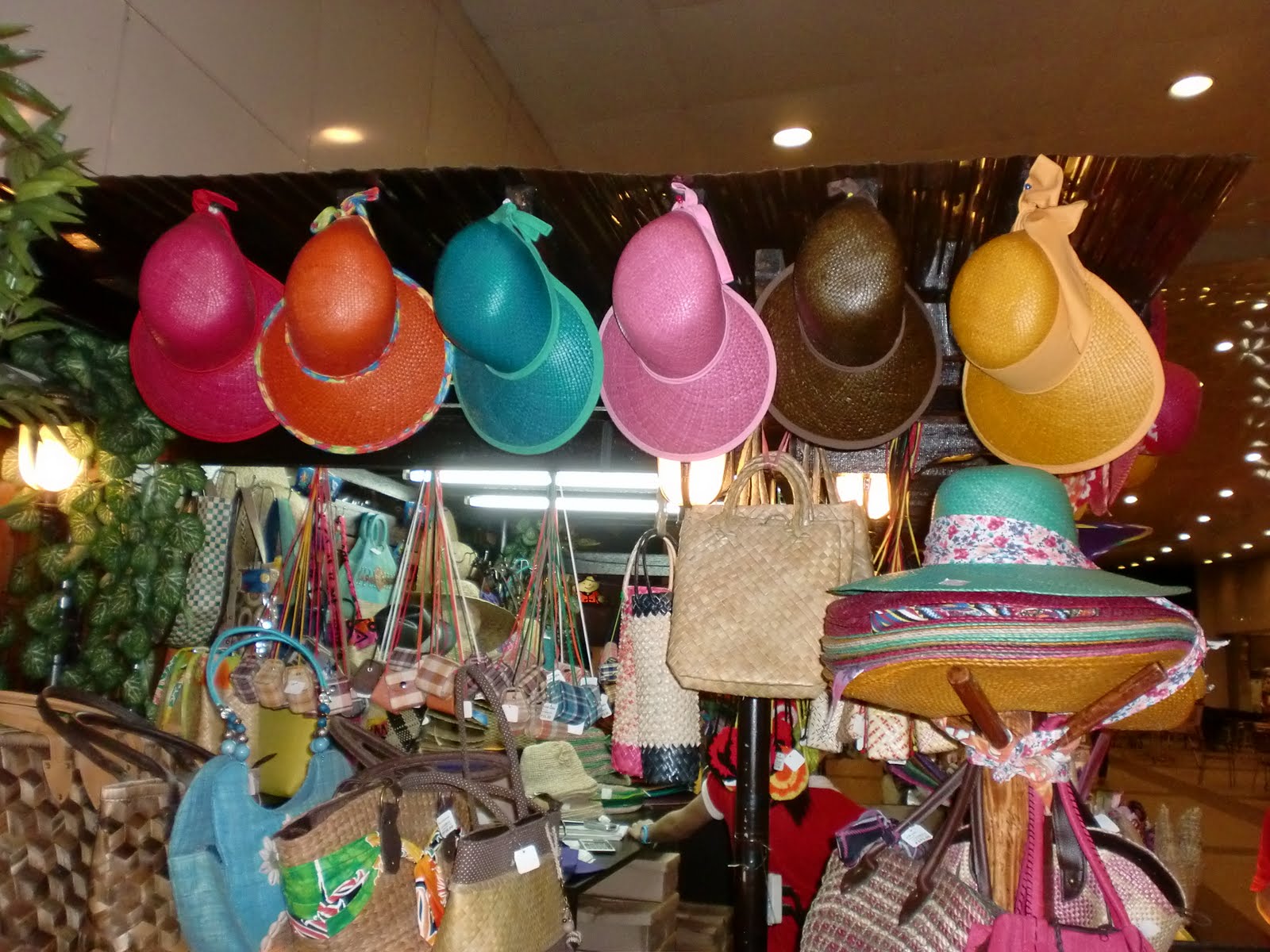 Essentialismo: divisoria...the bargain shopping mecca of phili Mobile divisoria