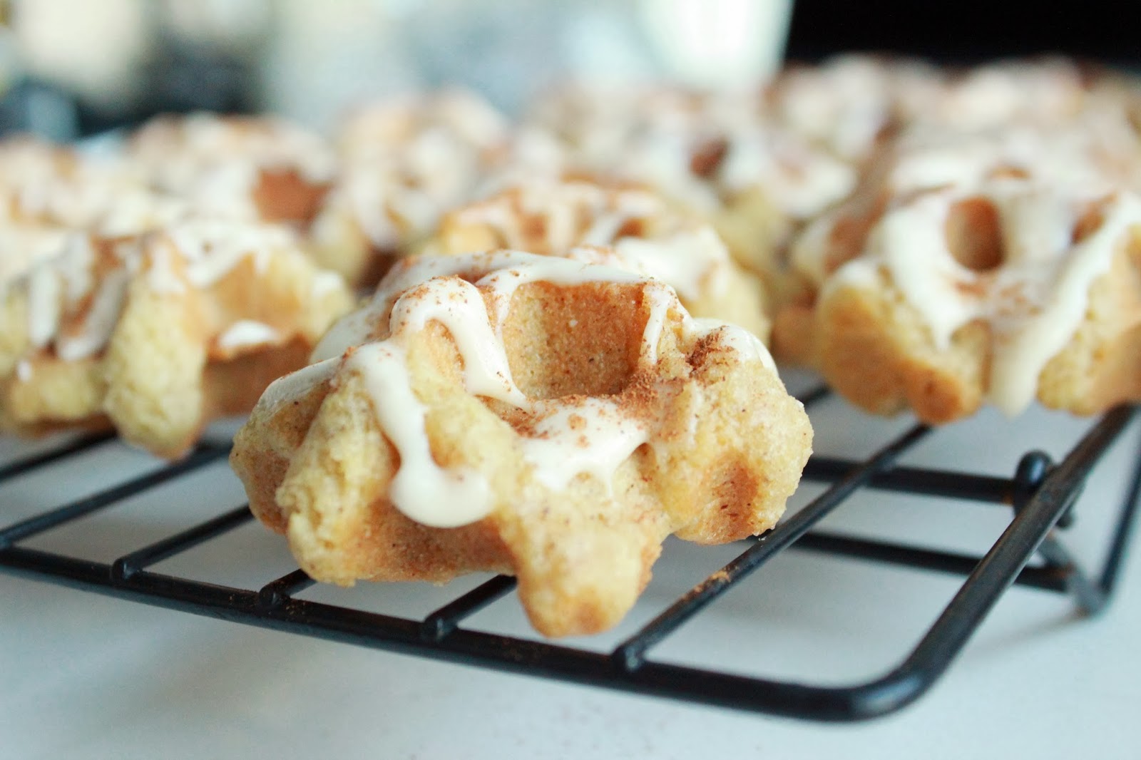 Life's Simple Measures Glazed Snickerdoodle Waffle Cookies