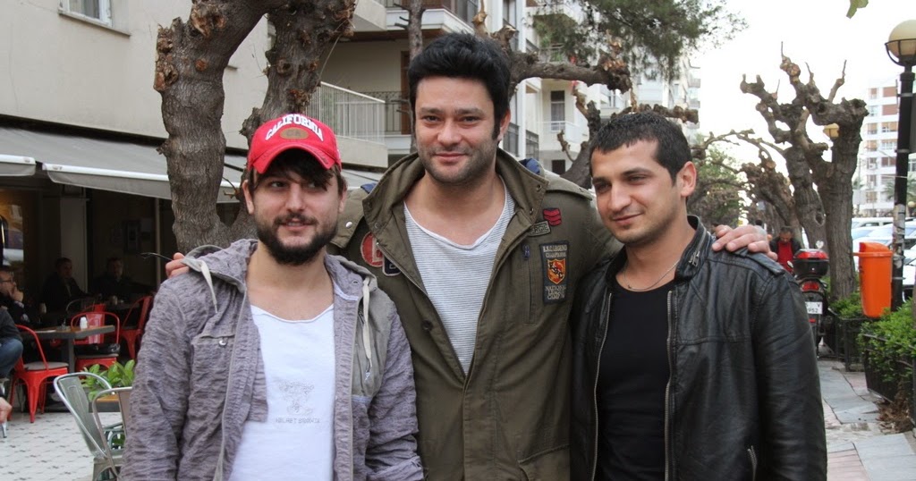 Fırat Çöloğlu, Cem Kılıç, Muhammed Gömük Tiyatro gösterisi için