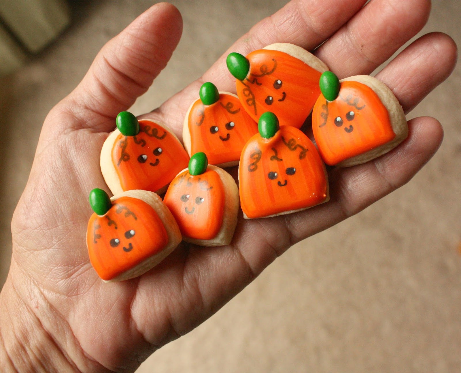 mini pumpkin cookies