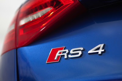 アウディ RS4 アバント 