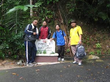 Mendaki Bukit Larut 2011