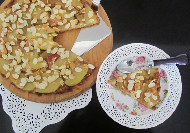 Odwrócone Ciasto Bezglutenowe z Rabarbarem bez mleka bez jajek