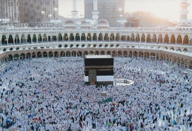 makkah, tempat terbaik di bumi dikarenakan para nabi pernah menginjakkan kakinya dikota ini buat melaksanakan ibadah haji...