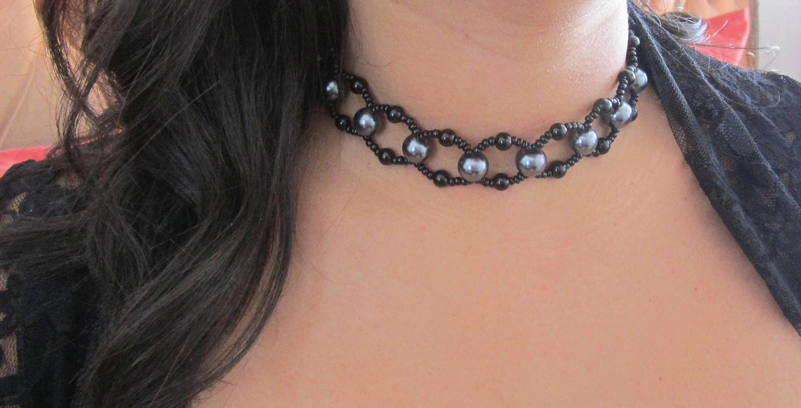 How to choose the right necklace for your neckline