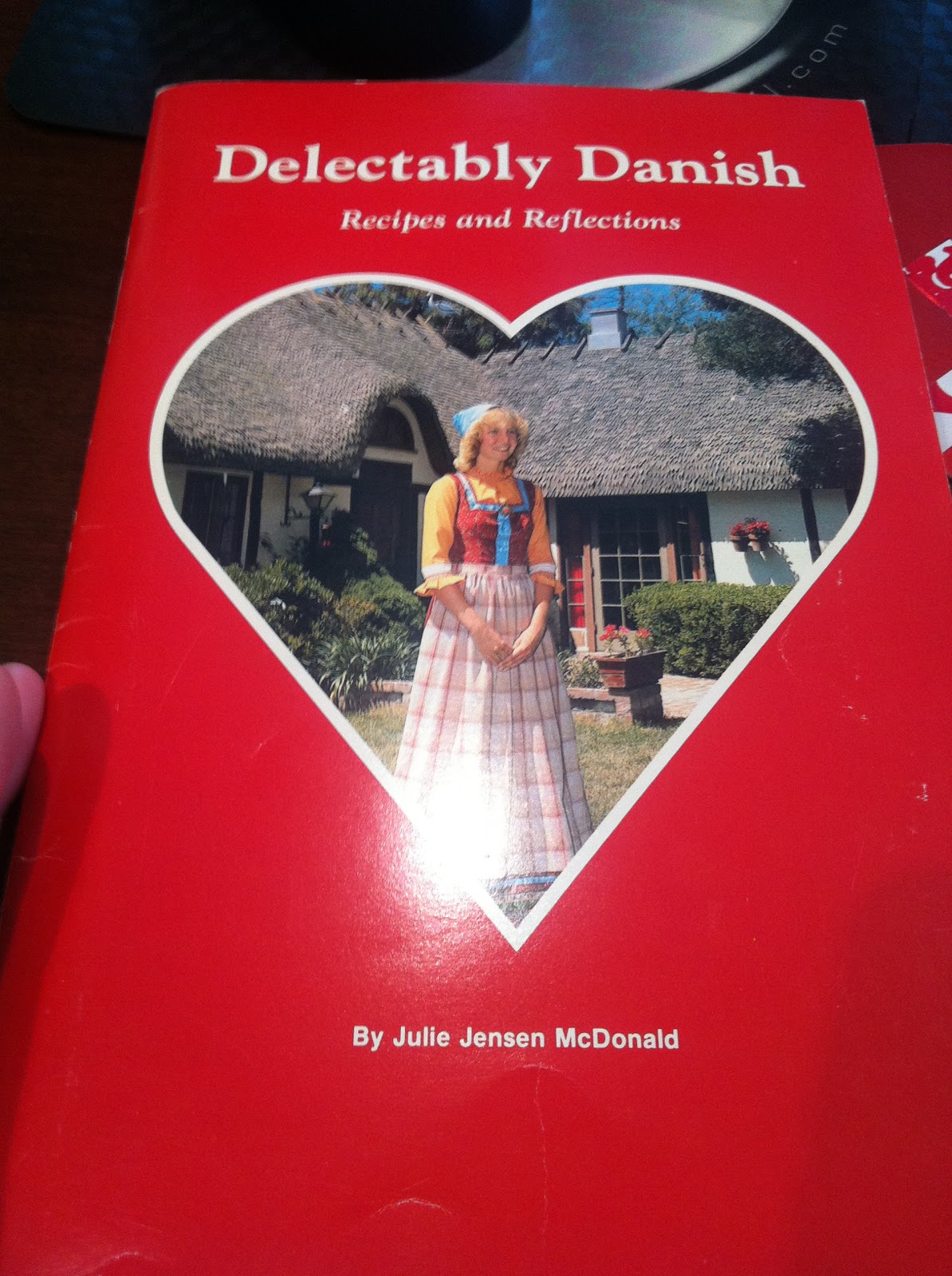 Fabulously Broke {Post} Twentysomething: Christmas Crafting: Danish Hearts 