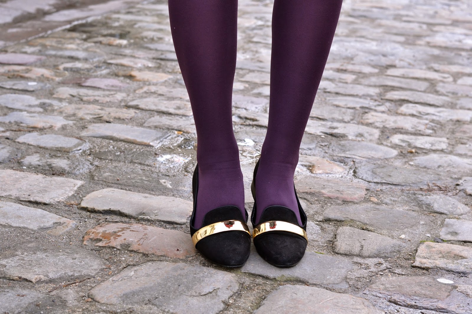 How to wear purple tights