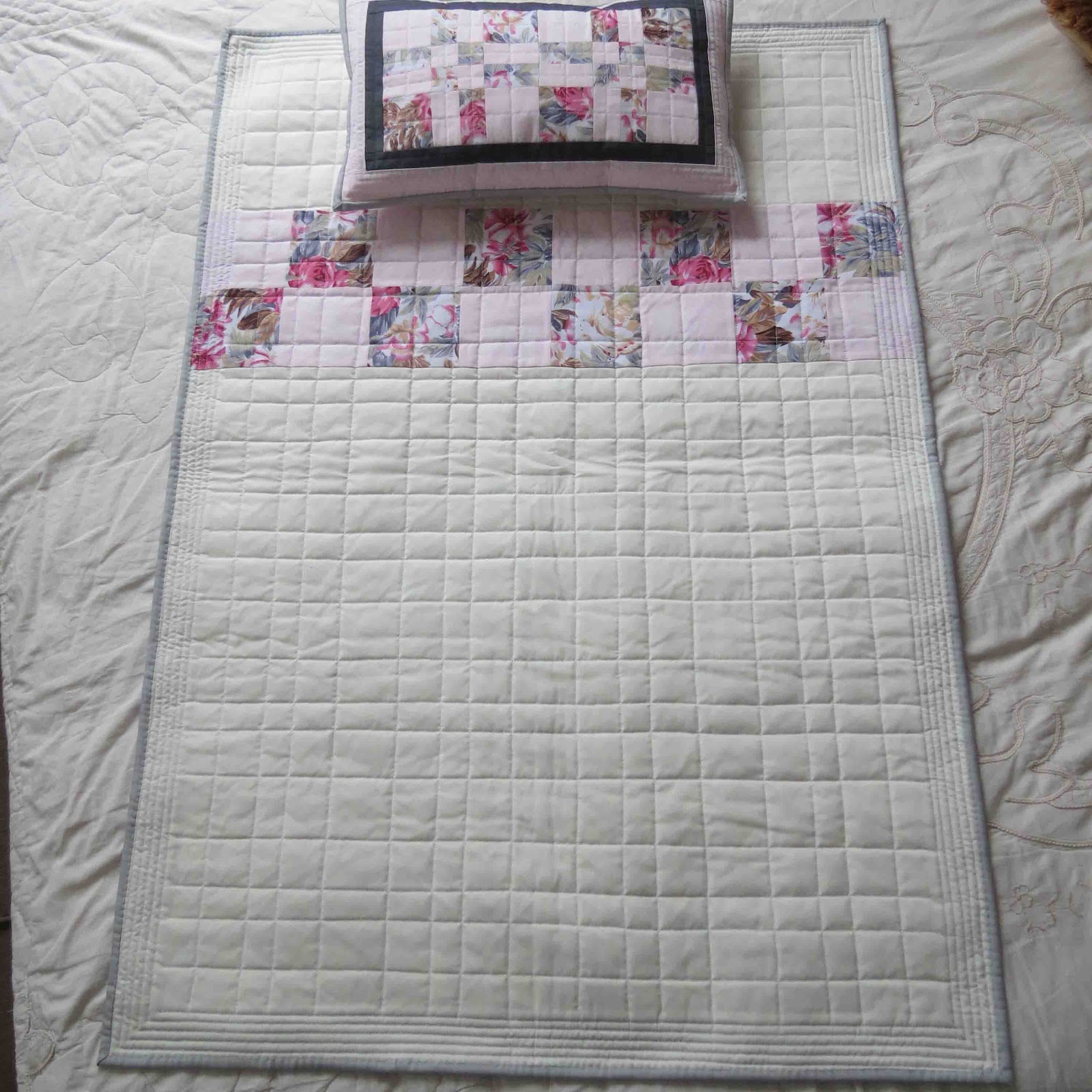 Mia's Creations Cot Quilt & Pillowcase