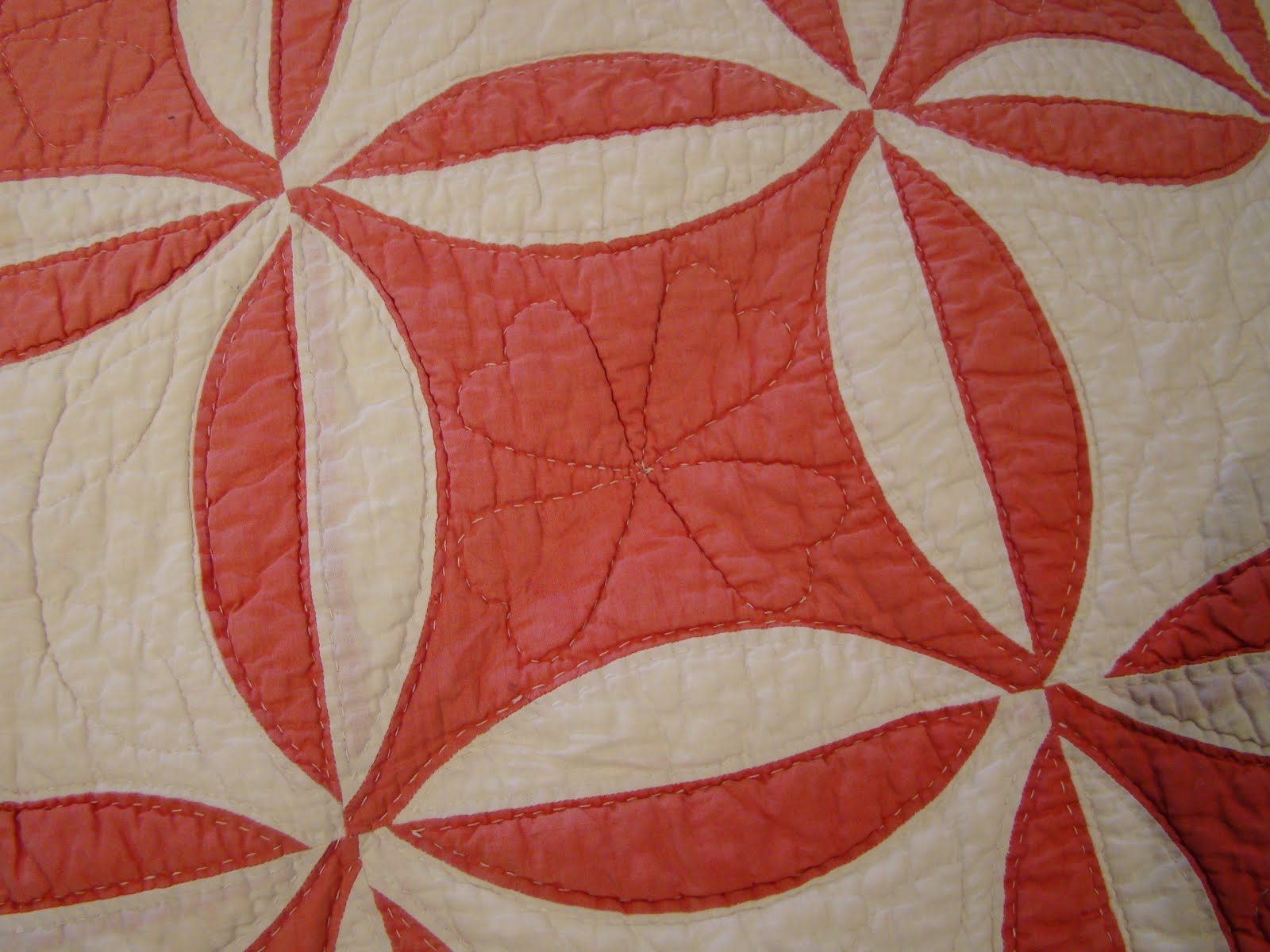 HOUSE OF VINTAGE BLANKETS & QUILTS