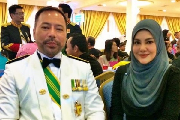 Suami Direman, Inilah Reaksi Umie Aida -TERBAIK! Suami Direman, Inilah Reaksi Umie Aida -TERBAIK!