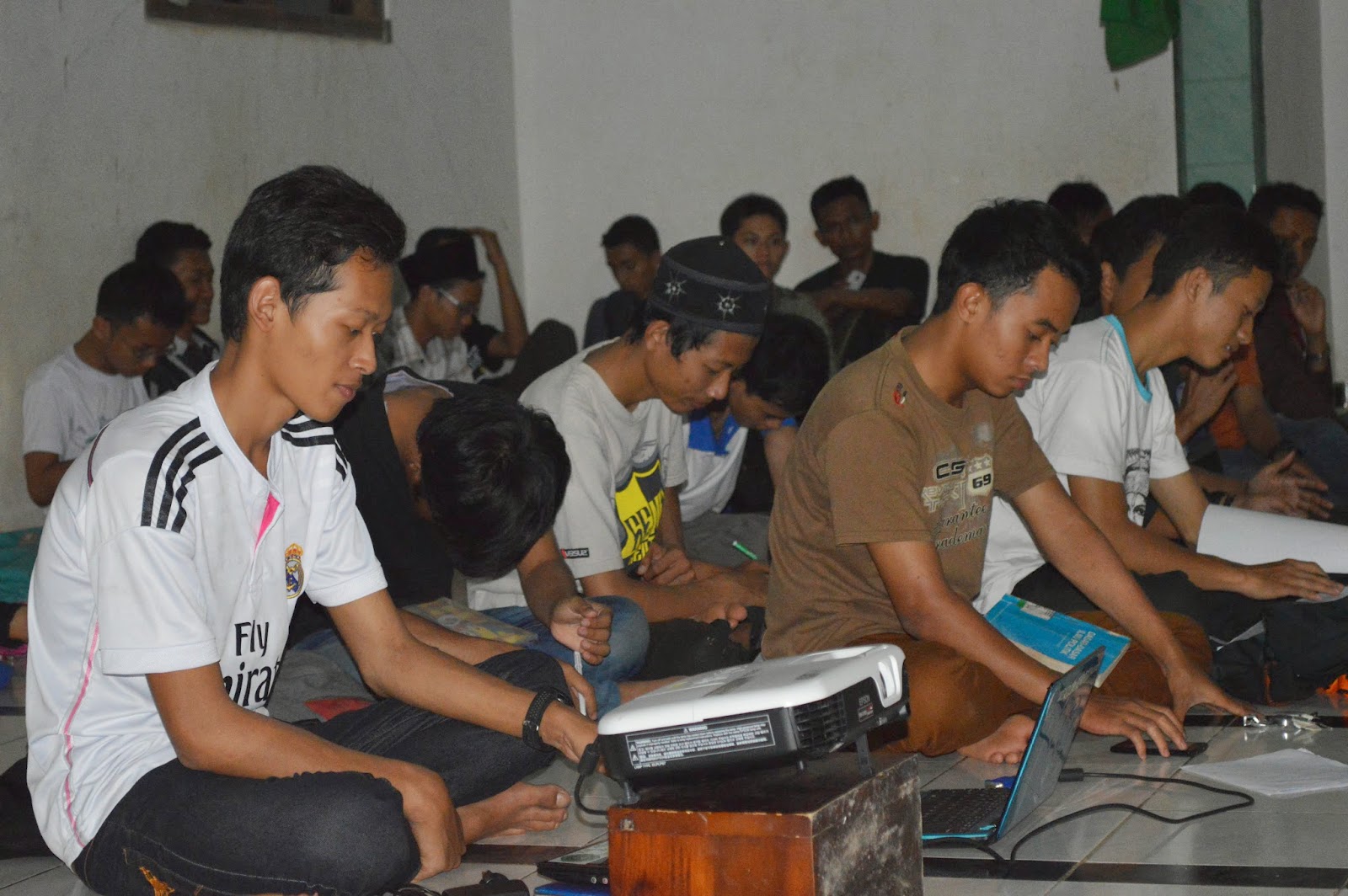pelatihan pembuatan makalah
