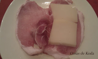 Chuletas rellenas en salsa