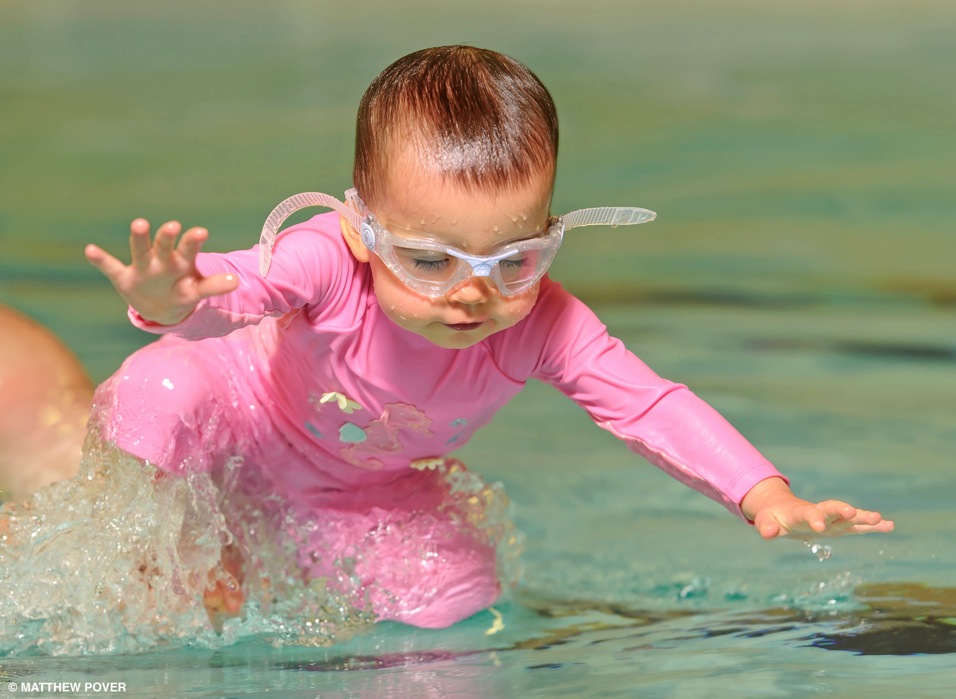 Rosanna Ogden 13 meses niña nadador Milagro
