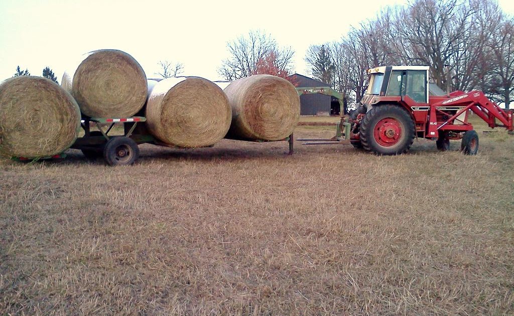 the farmers Hauling hay