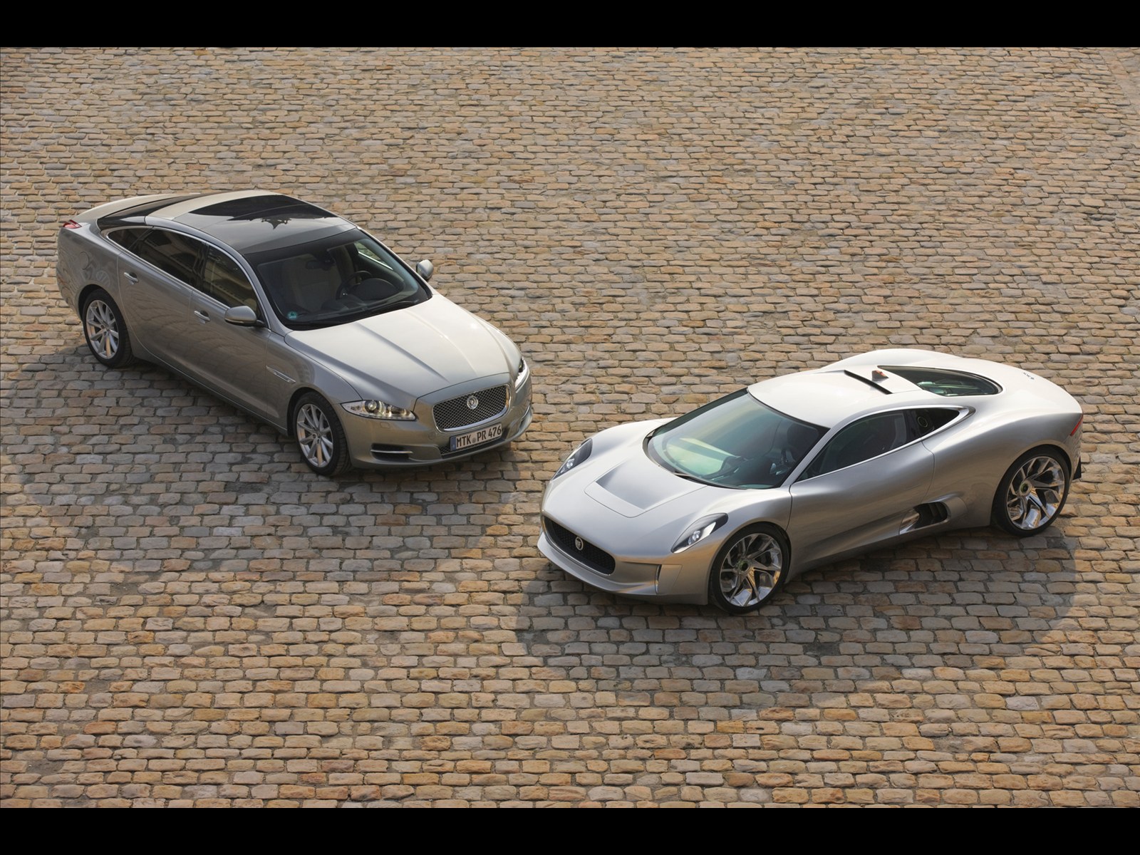 http://4.bp.blogspot.com/-DzPKvZ2cgaM/TZorS21milI/AAAAAAAABnc/Wxb7thDTHwM/s1600/Jaguar+C-X75+2011+image.jpg
