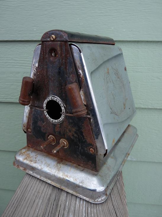 Minnesota Junker Old Toaster