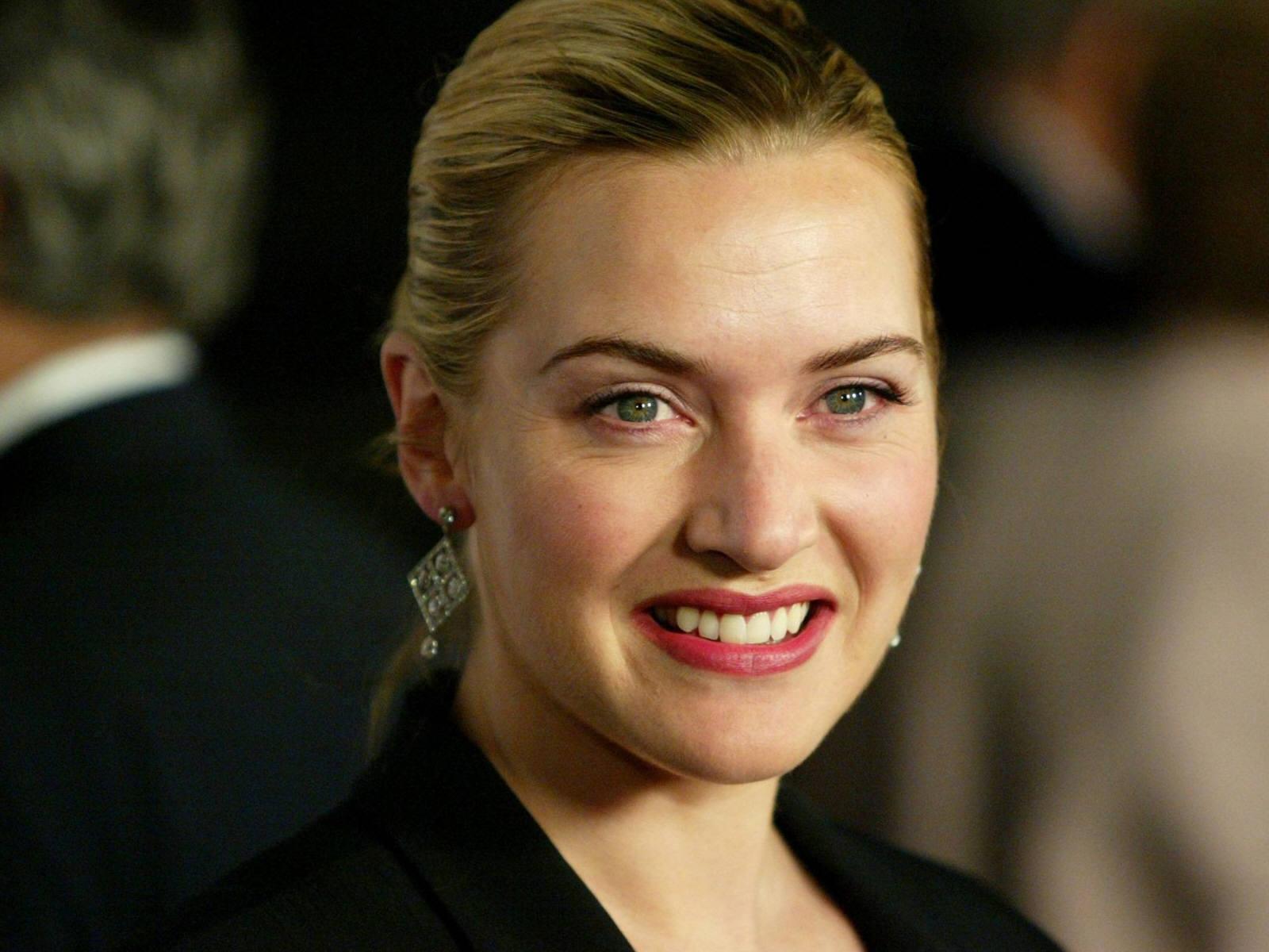 http://4.bp.blogspot.com/-DzWclEV363o/UEjG8WuaYOI/AAAAAAAAOsA/_K-dvRp39Rc/s1600/The-best-top-hd-desktop-kate-winslet-wallpaper-kate-winslet-wallpapers-14.jpeg