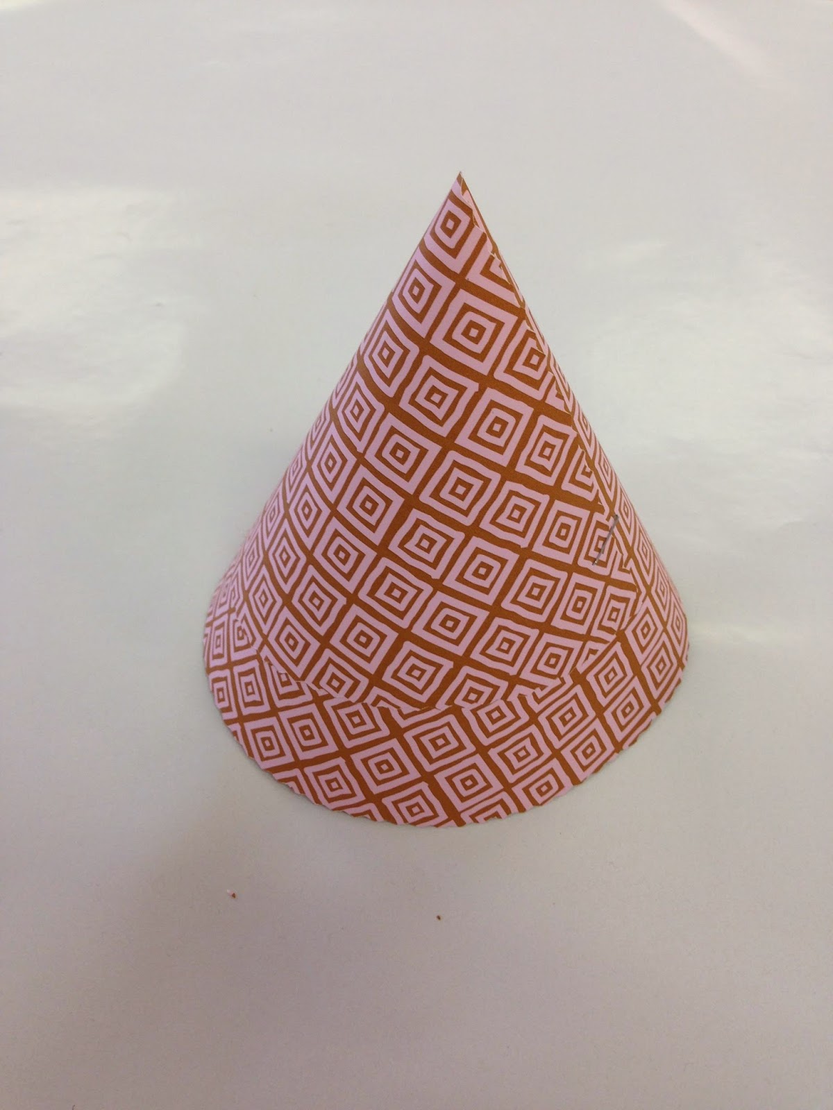 art esprit May Basket tutorial