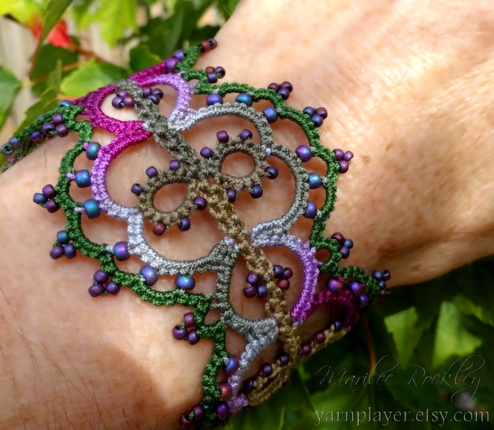 Yarnplayer's Tatting Blog New original bracelet pattern with pearl