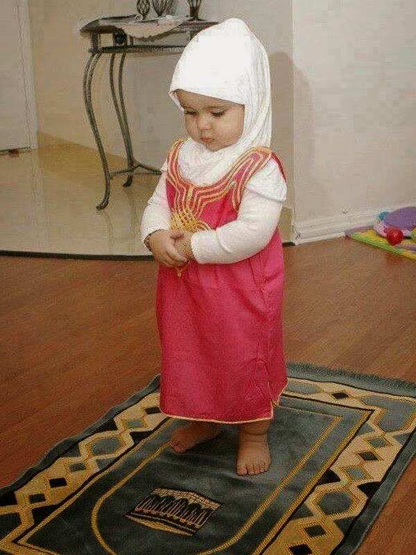 Foto bayi cantik shalat Foto bayi cantik shalat