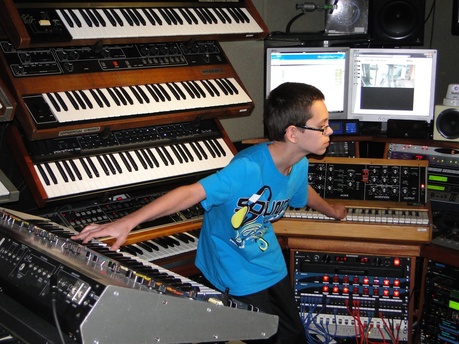 Synth.nl Blog Keyboard Jeff visits Synth.nl Apollo Studio