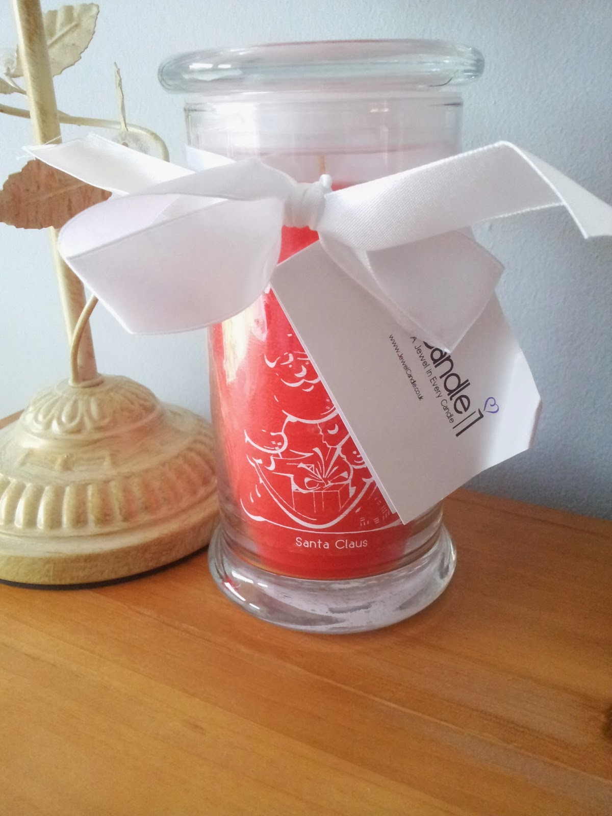 Jewel Candle's Santa Clause Christmas Candle Sweet Elyse