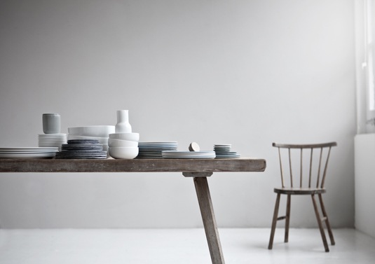 Leuchtend grau interior design blog celebrating soft minimalism ...