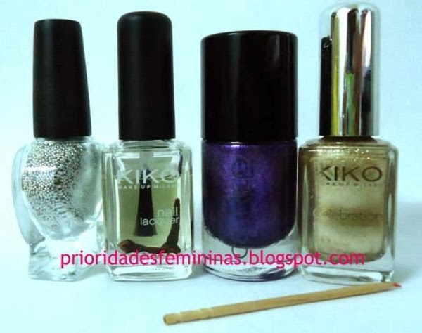 Esmaltes bolinhas de caviar, esmaltes dourado e lilas
