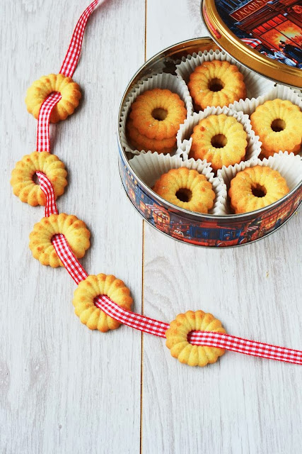 biscotti al burro danesi / danish butter cookies