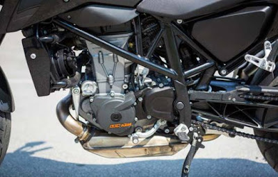 Mesin KTM Duke 690 tampak kiri www.goozir.com