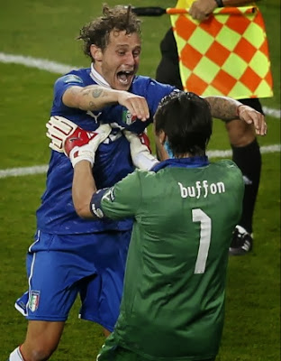 Италия спаси Евро 2012 от Англия 