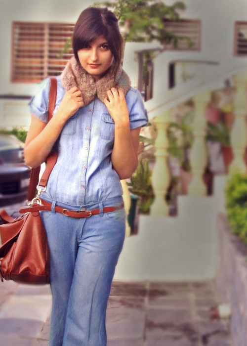 Latest jeans for girl Lucky Brand Jeans for Girls Lucky Brand has the latest looks in jeans for girls. Add new flair to any wardrobe with girls jeans in a wide assortment of fits and styles, including jeggings, flare jeans, embroidered jeans, rip and repair jeans, and chino style jeans.