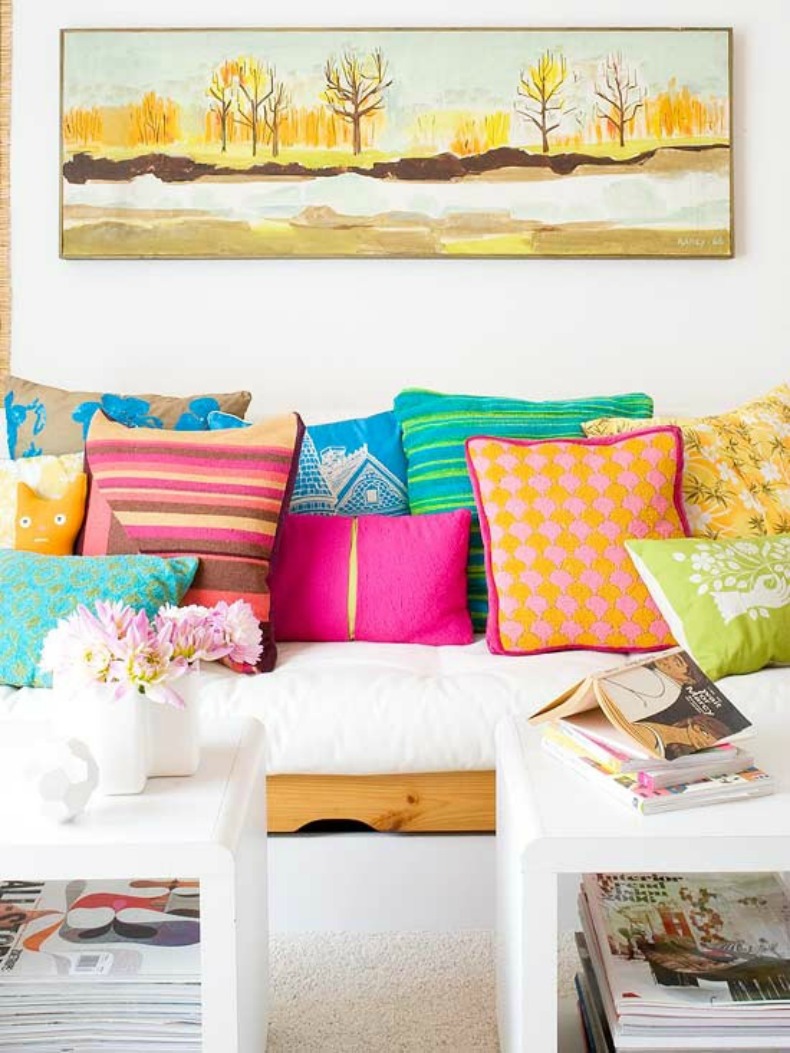 Coastal Home 10 Ways To To incorporate pops of color with style