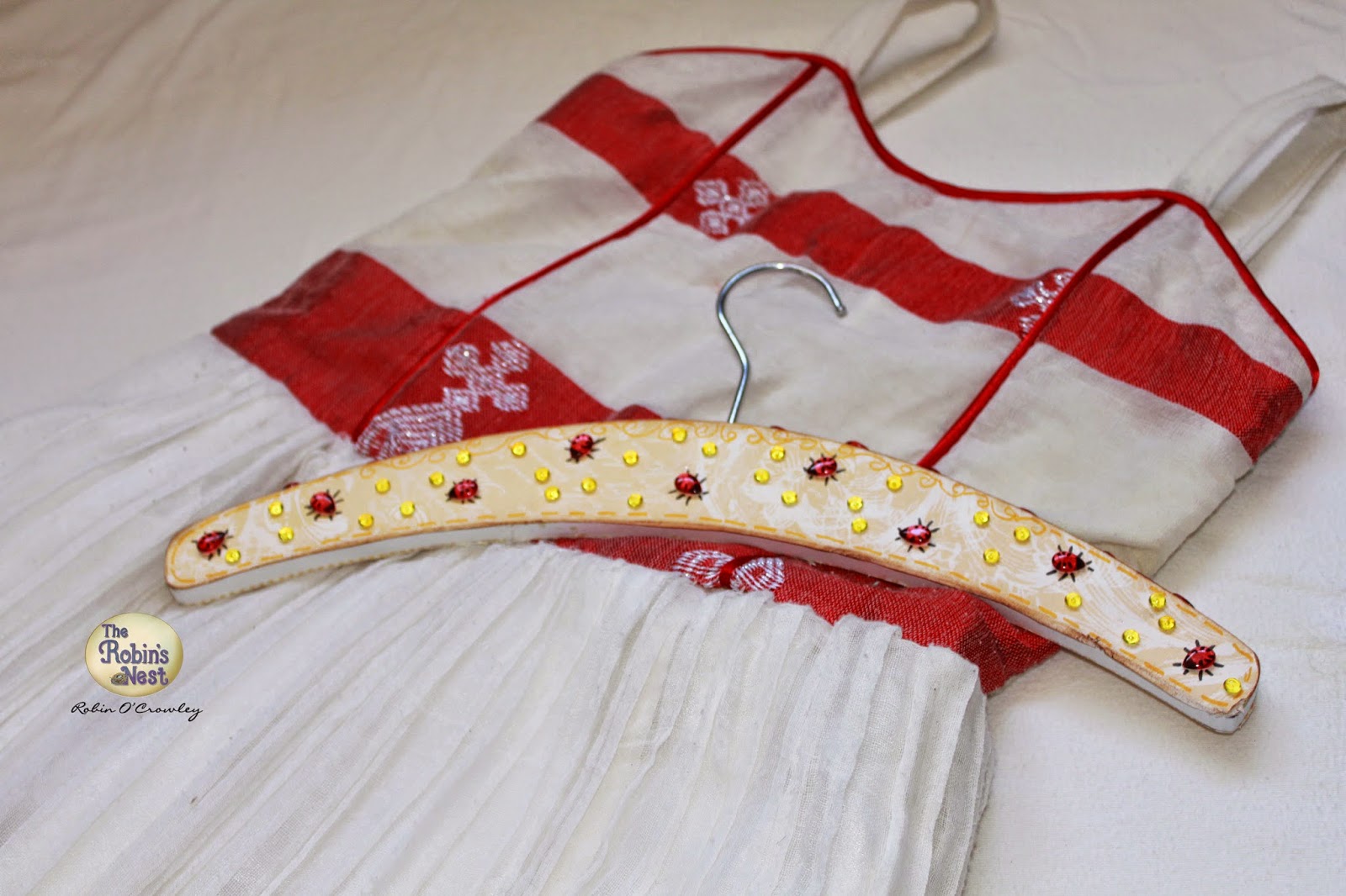Chattering Robins Adorable Dress Hangers