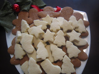 Christmas baking - shortbread and gingerbread cookies Christmas cookies, Christmas food