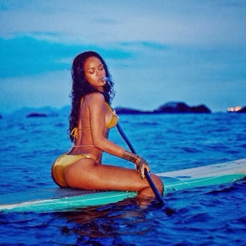 Rihanna Hot and Sexy Candid Photoshoot 2014 Candid Photoshoot : Rihanna Photoshoot For Hot and Sexy 2014 Pictures