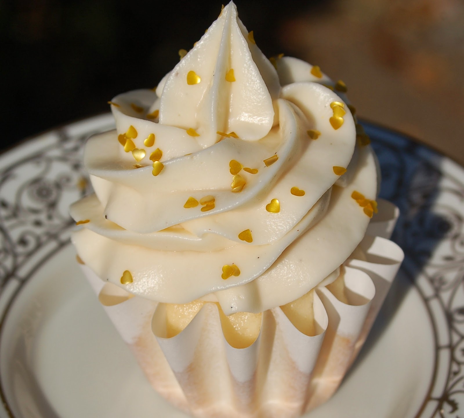 Eating Suburbia Bridal Shower Cupcakes