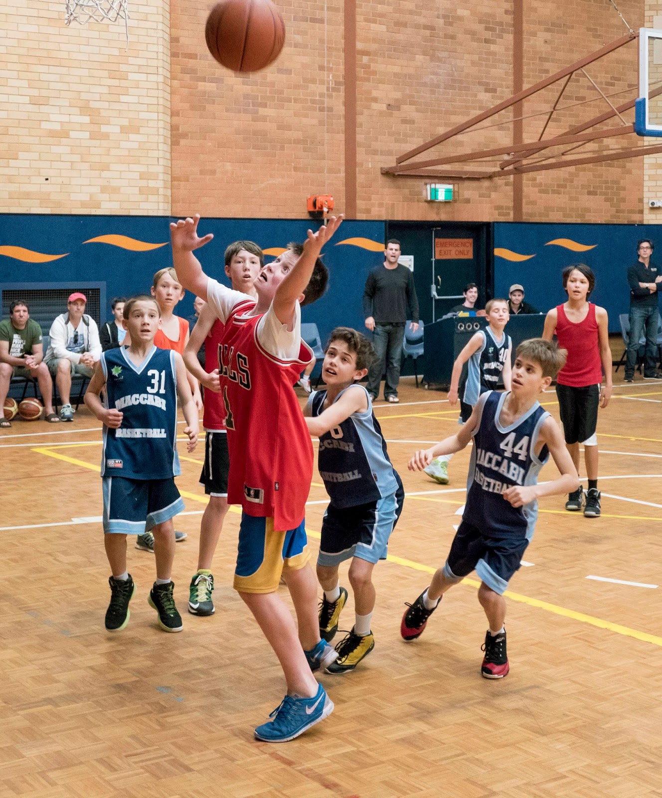 Camera Ergonomics FZ1000 Does Indoor Basketball