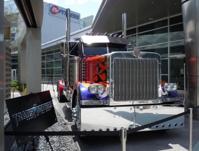 Optimus Prime truck Transformers 3