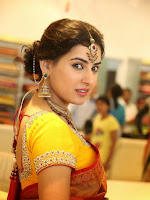 Actress Archana Beautiful photos in saree-cover-photo