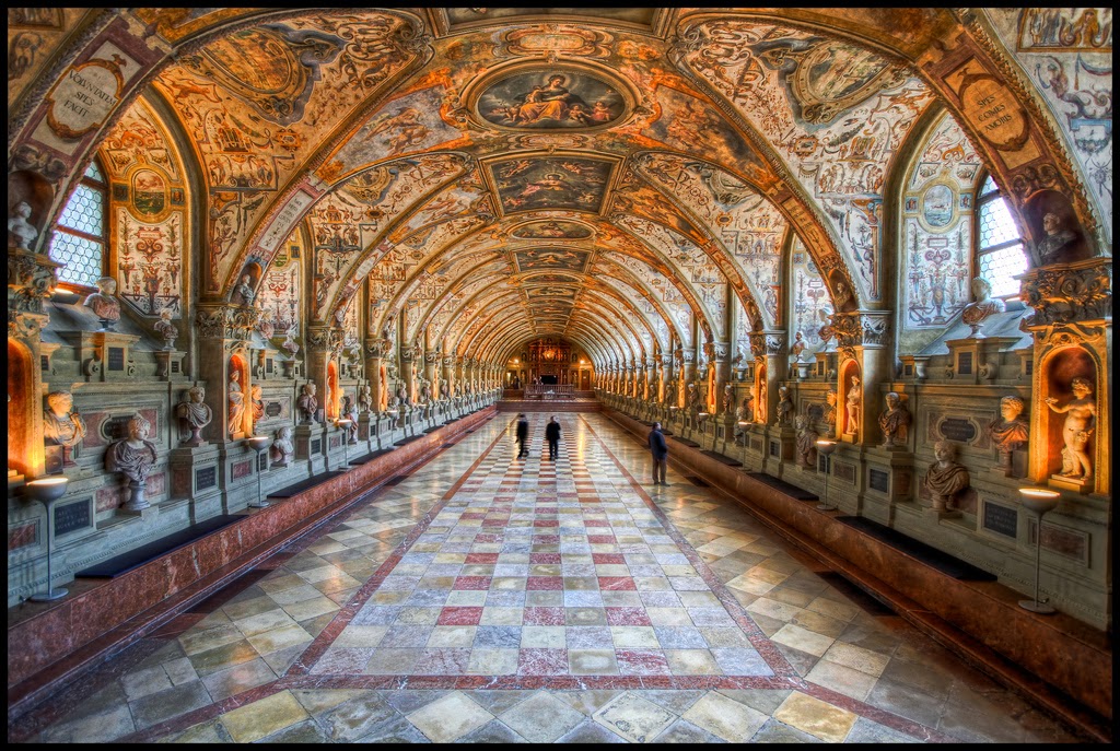 [Image: Munich_Residenz.jpg]