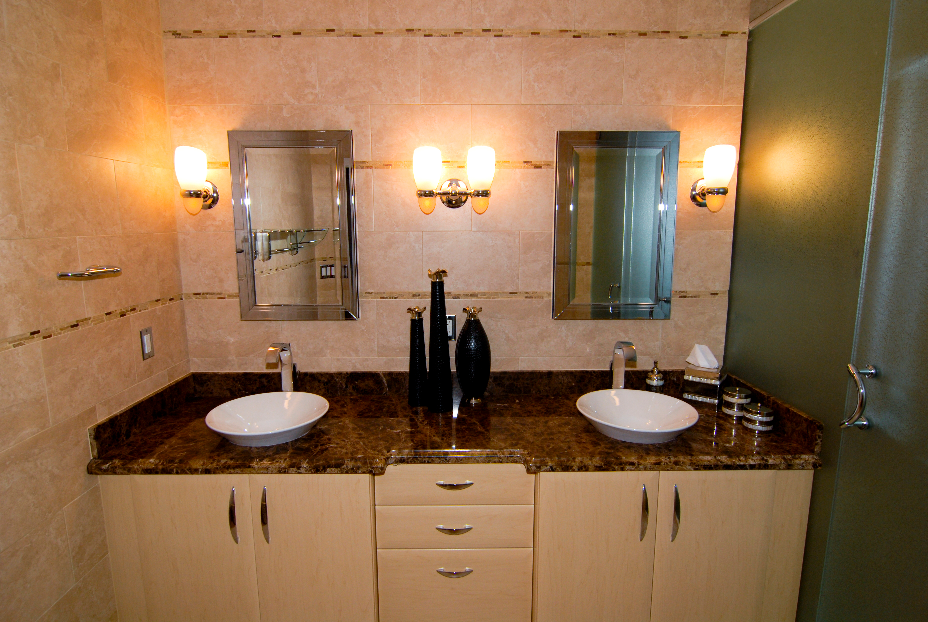 House of Order: Clean Master Bathroom Mirror, Sink, and Counters