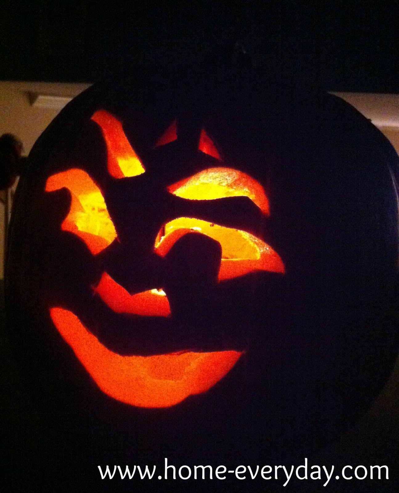 im not sure it says grrrrr but i think it is pretty spooky happy halloween - Pictures That Say Happy Halloween im not sure it says grrrrr but i think it is pretty spooky happy halloween - Pictures That Say Happy Halloween